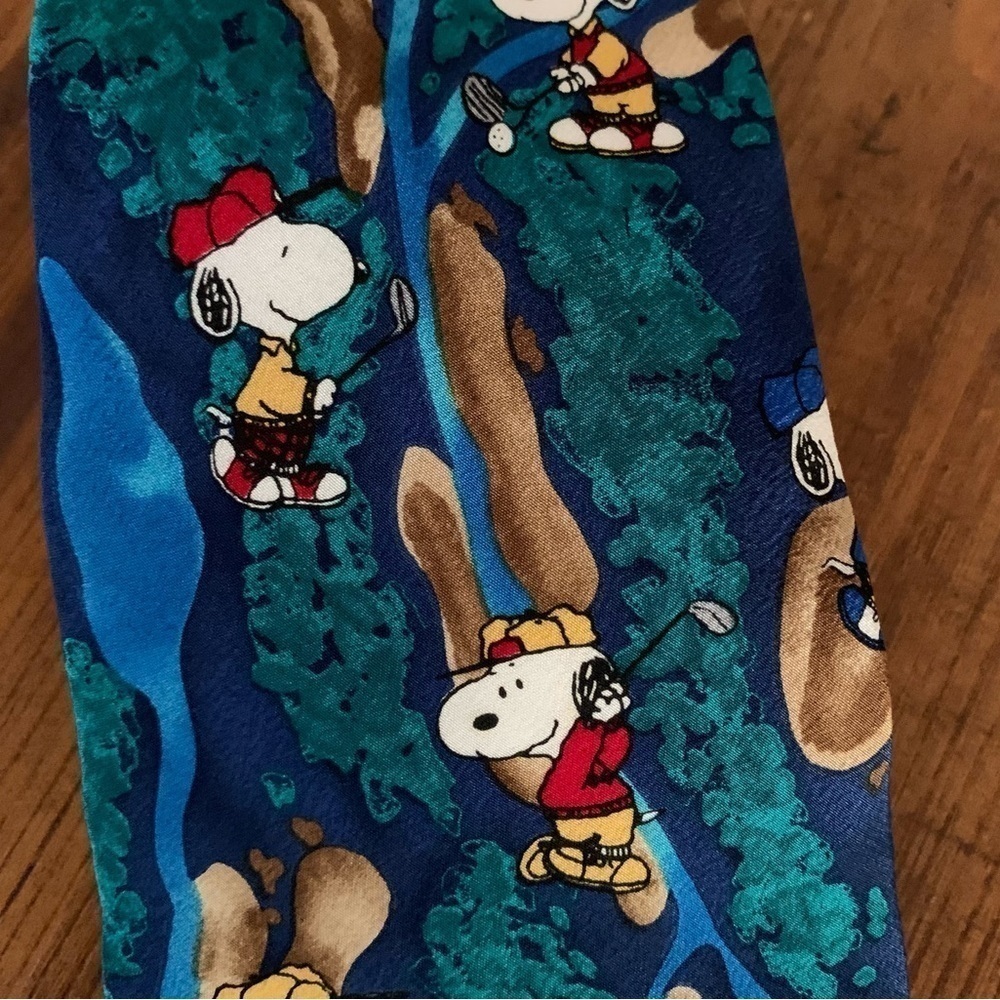 Peanuts Golf Keep It On The Green Silk Tie Snoopy